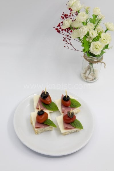 Hindi Füme Esmer Ekmekte