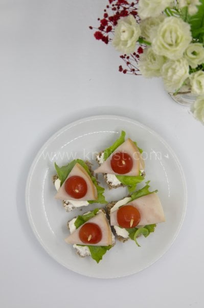 Hindi Füme Esmer Ekmekte