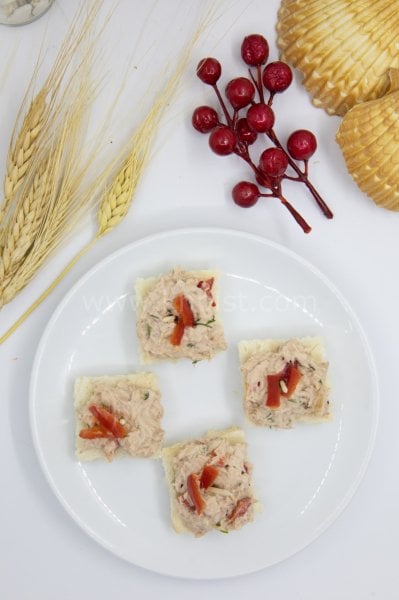 Ton Balıklı Kanepe